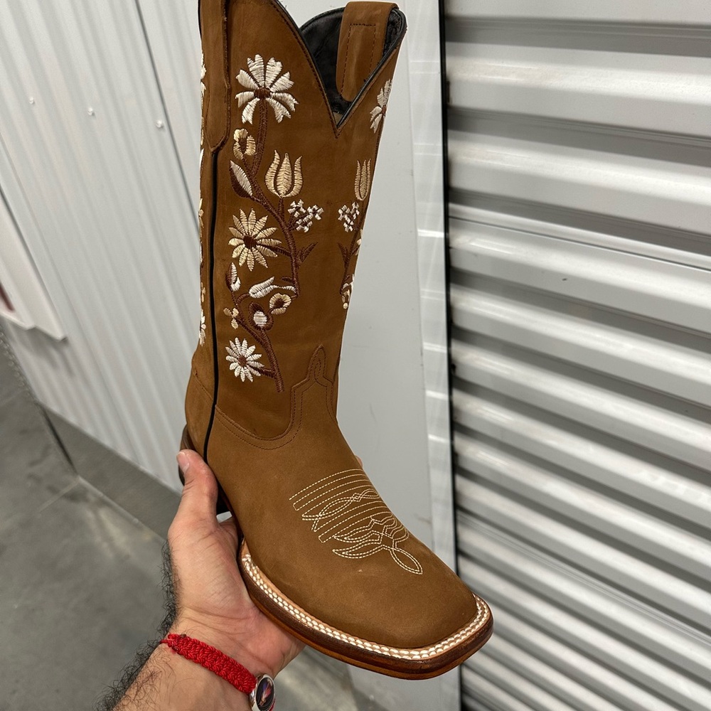 Brown Embroidered Women's Cowboy Boots